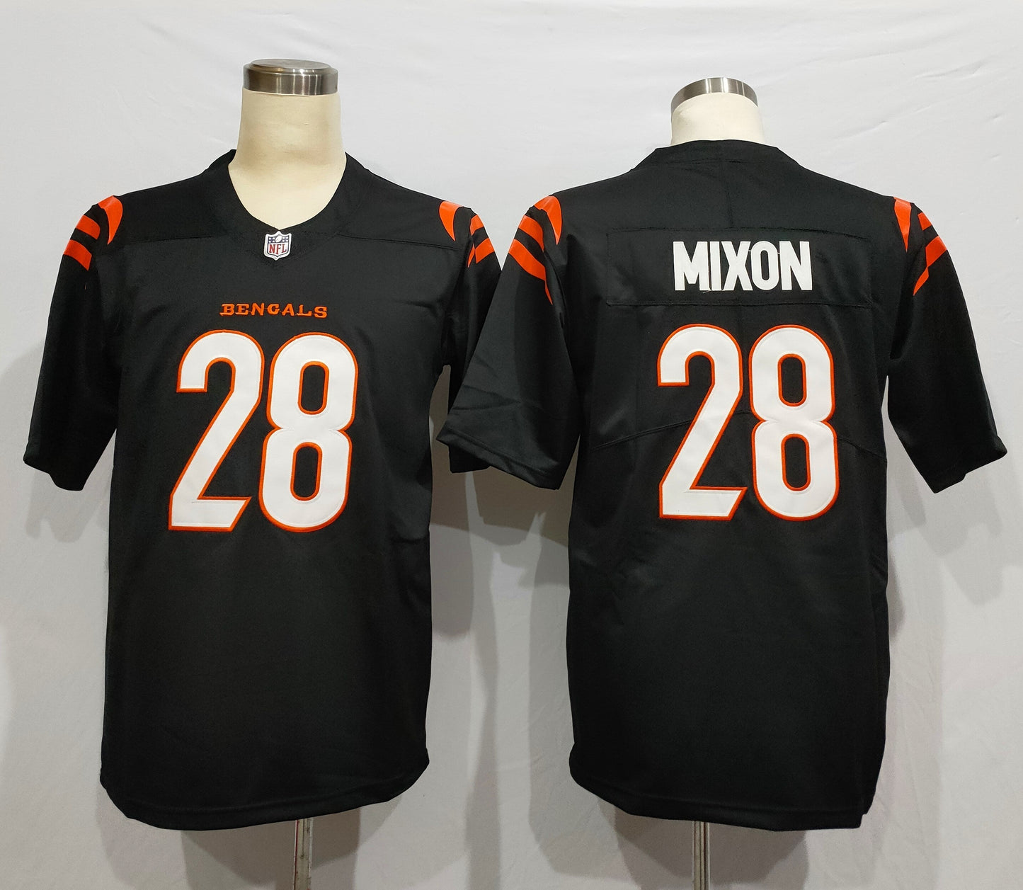 Men's Cincinnati Bengals Joe Mixon #28 Black Game Player Jersey2 football jersey product view 1