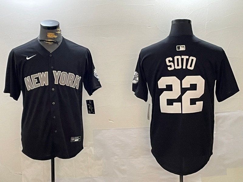 Men's New York Yankees Juan Soto #22 Black Game Jersey baseball jersey product view 1