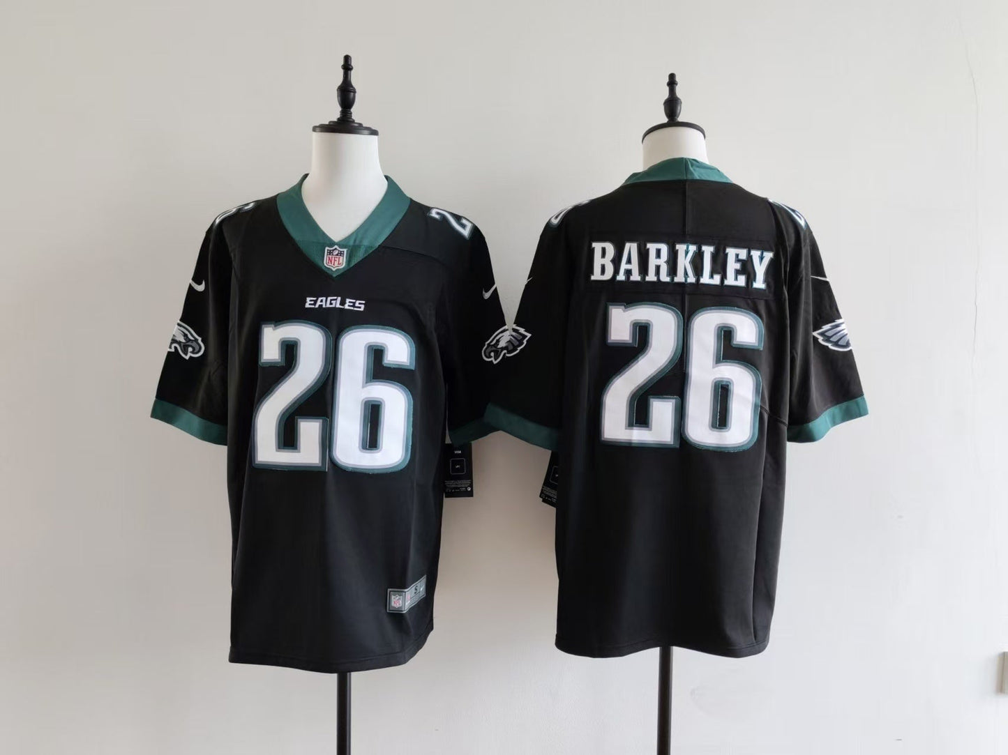 Men's Philadelphia Eagles Saquon Barkley Nike Jersey-Black football jersey product view 1