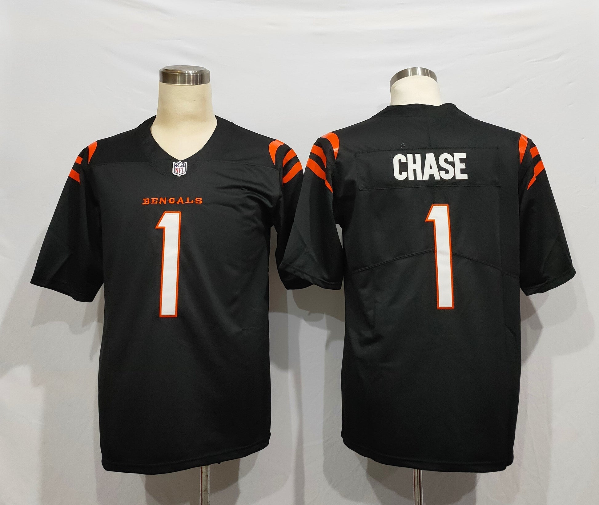 Men's Cincinnati Bengals Ja'Marr Chase #1 Black Game Jersey1 football jersey product view 1