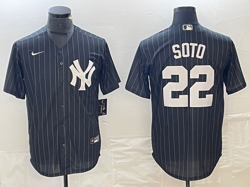 Men's New York Yankees Juan Soto #22 Black Replica Player Jersey baseball jersey product view 1