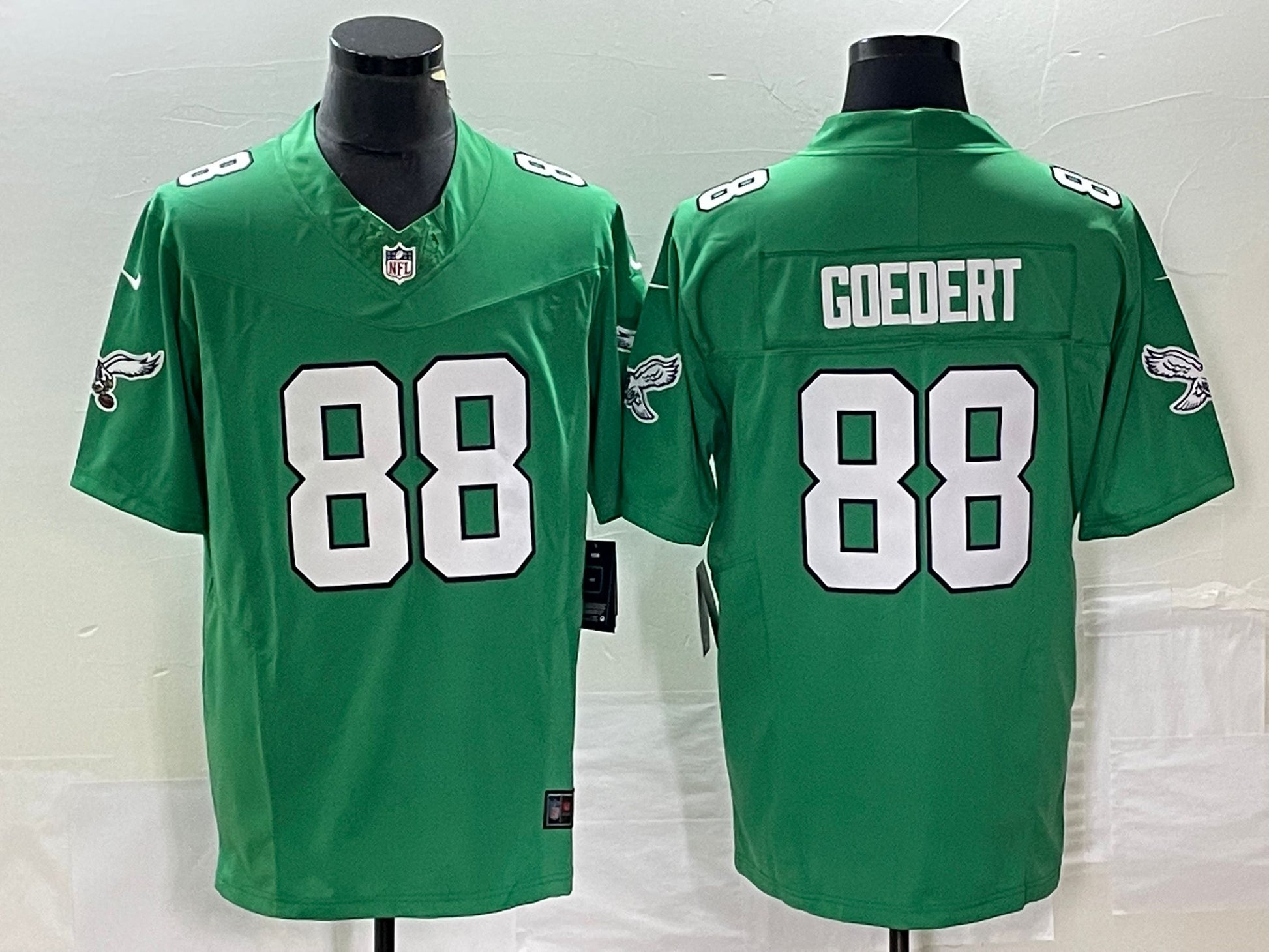 Men's Philadelphia Eagles Dallas Goedert #88 Kelly Green Game Jersey1 football jersey product view 1