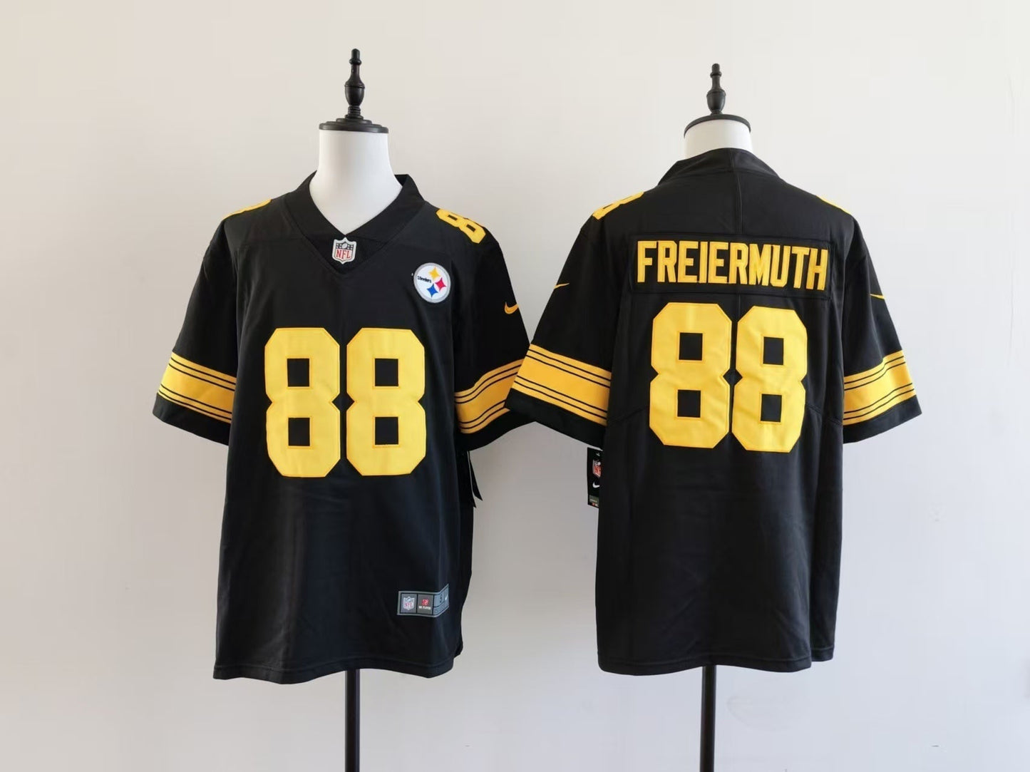 Men's Pittsburgh Steelers Pat Freiermuth Nike Jersey - Black-yellow numbers football jersey product view 1