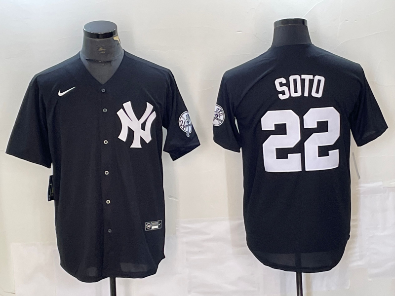 Men's New York Yankees Juan Soto #22 Black Replica Game Jersey baseball jersey product view 1
