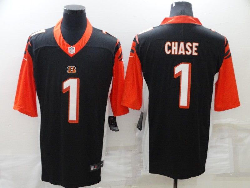 Men's Cincinnati Bengals Ja'Marr Chase #1 Black Alternate Game Player Jersey1 football jersey product view 1