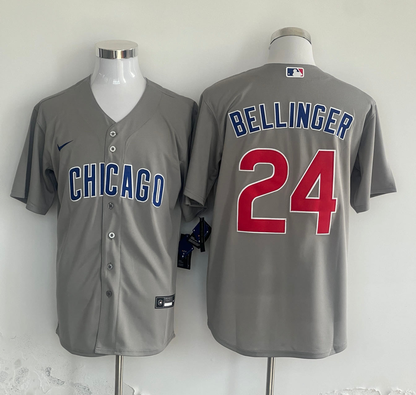 Men's Chicago Cubs Cody Bellinger #24 Gray Replica Player Jersey1 baseball jersey product view 1